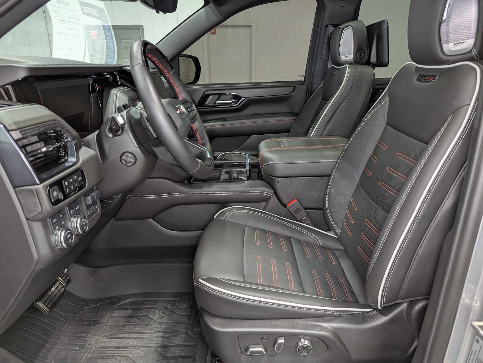 2025 Gmc Yukon AT4 Ultimate photo 2