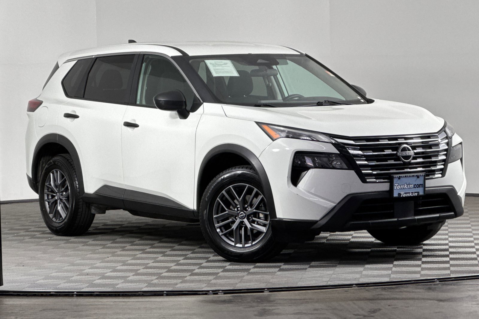 2024 Nissan Rogue S photo 2