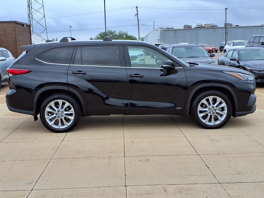 2022 Toyota Highlander Limited Hybrid photo 26