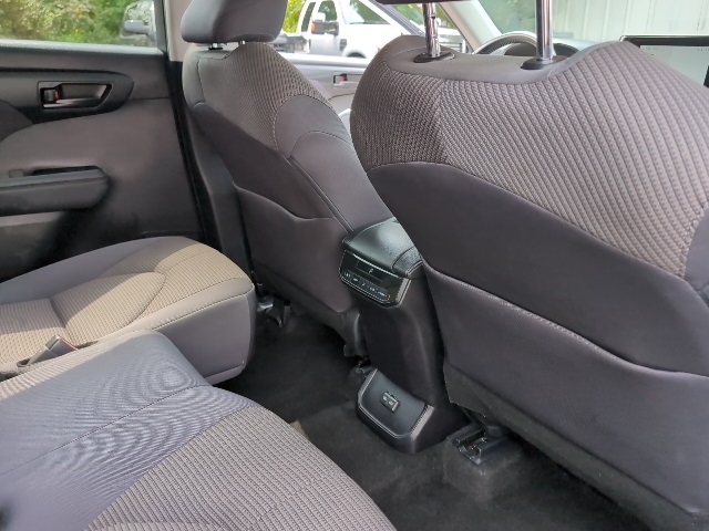 2024 Toyota Highlander LE photo 46
