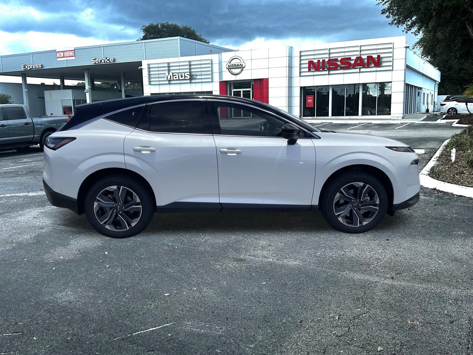 2025 Nissan Murano SL photo 2