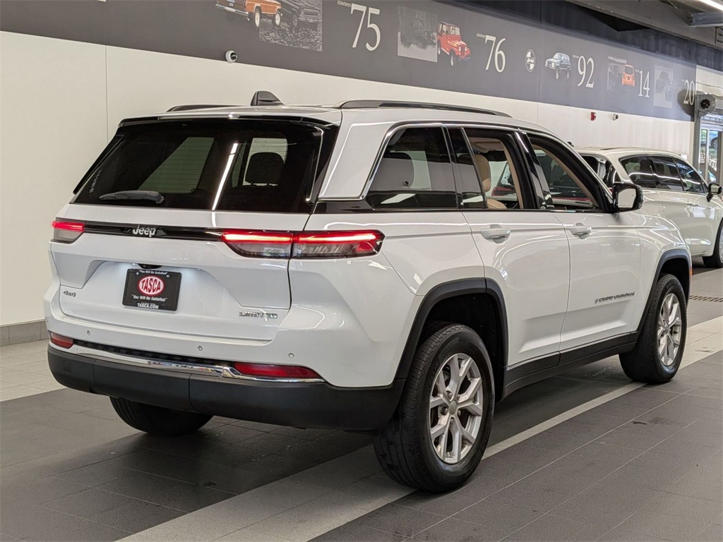 2022 Jeep Grand Cherokee Limited photo 2