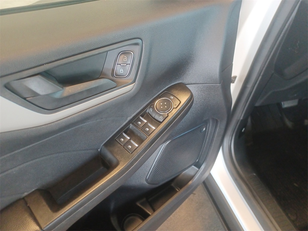 2022 Ford Escape S photo 9