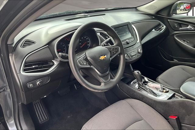 2017 Chevrolet Malibu LS photo 10