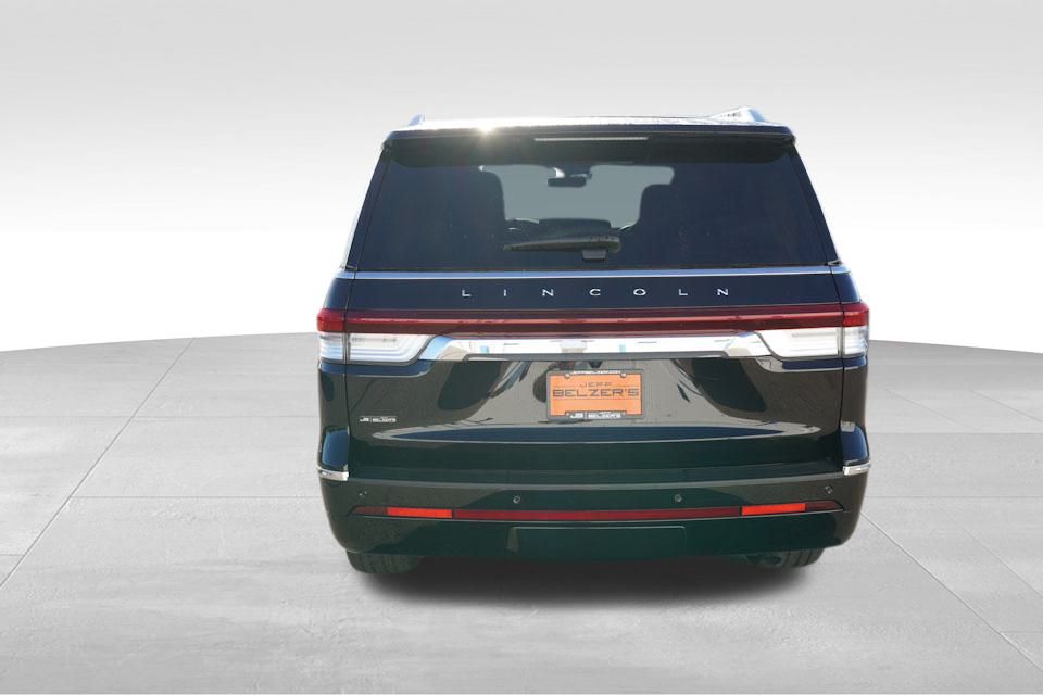 2024 Lincoln Navigator Reserve Luxury Monochromatic photo 6