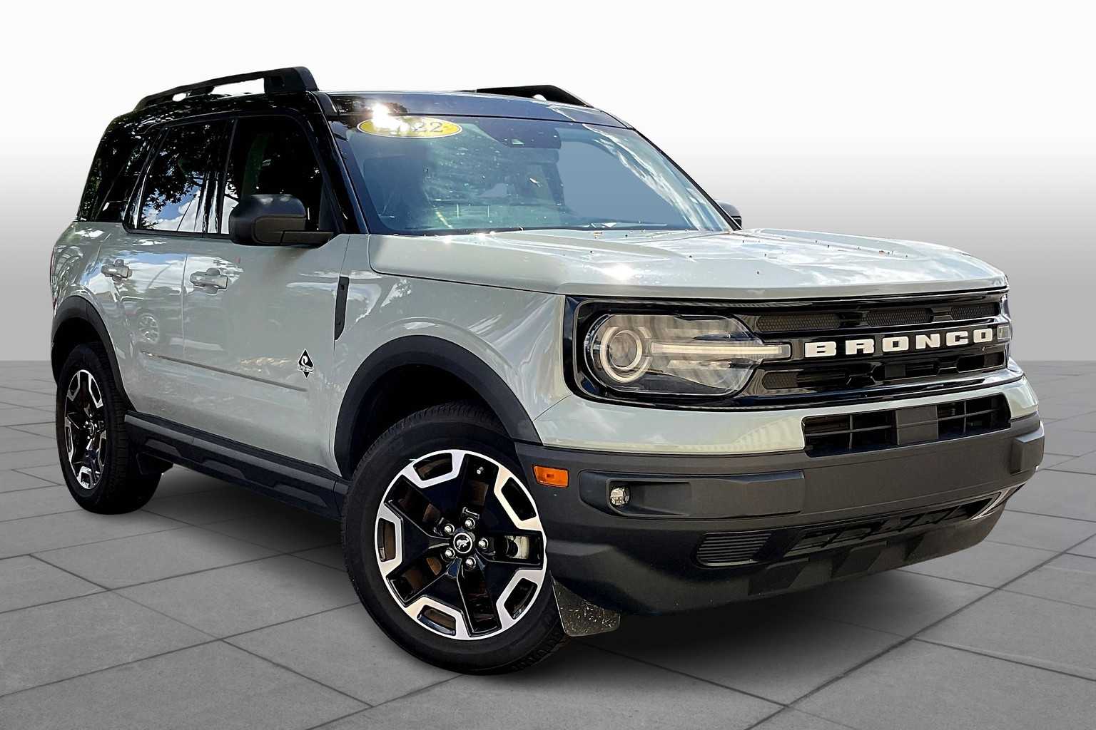 2022 Ford Bronco Sport Outer Banks photo 2