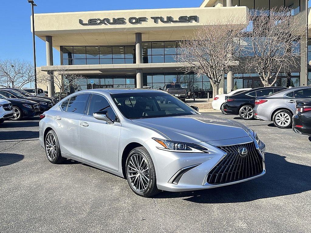 2025 Lexus ES 350's photo