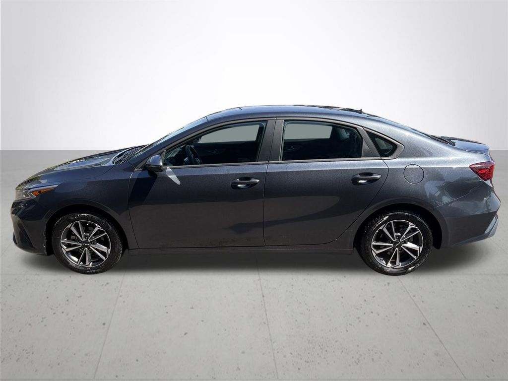 2023 Kia Forte LXS photo 9