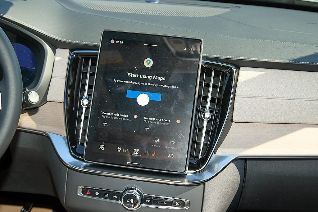 2026 VOLVO XC90 - Image 25