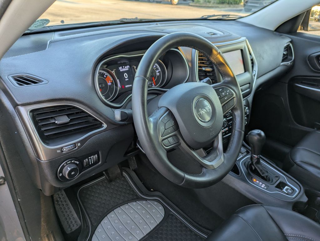 2020 Jeep Cherokee Latitude photo 10