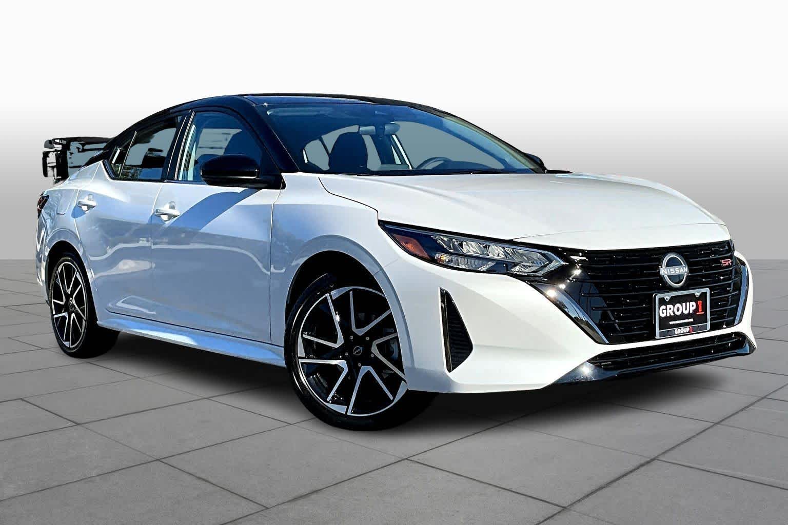 2025 Nissan Sentra SR photo 2