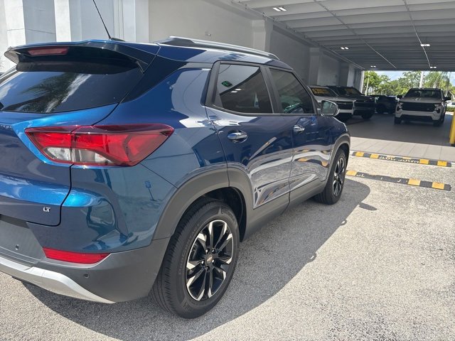 2021 Chevrolet Trailblazer LT photo 2