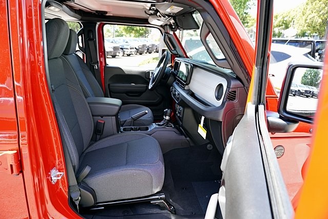 New 2025 Firecracker Red Clear-Coat Exterior Paint Jeep Sport S image 15