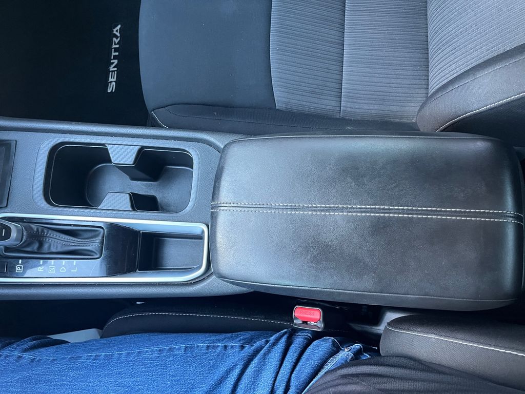 2022 Nissan Sentra SV photo 22
