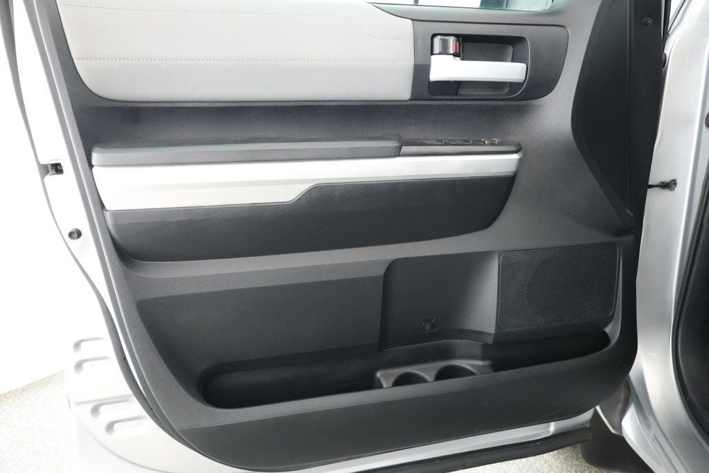 2017 Toyota Tundra Limited Double Cab TRD photo 8
