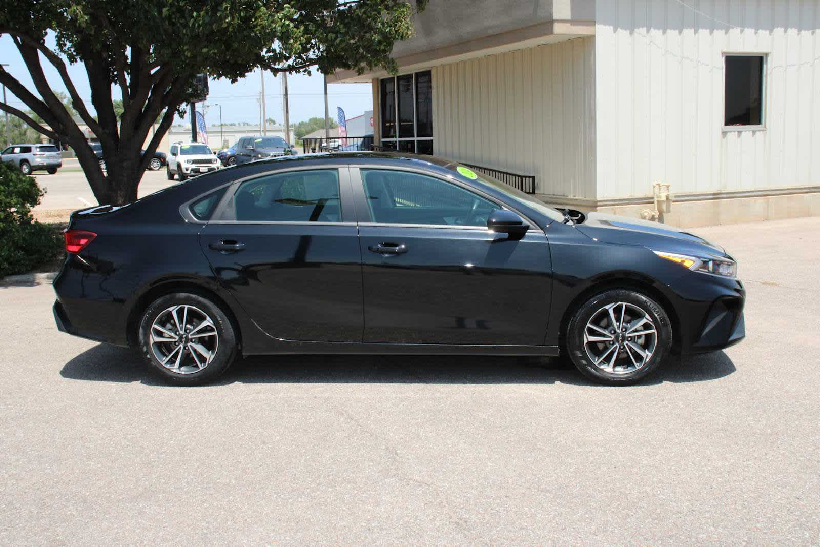 2024 Kia Forte LXS photo 3