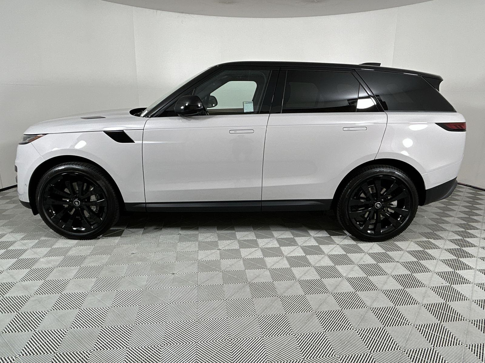 2025 Land Rover Range Rover Sport SE photo 2