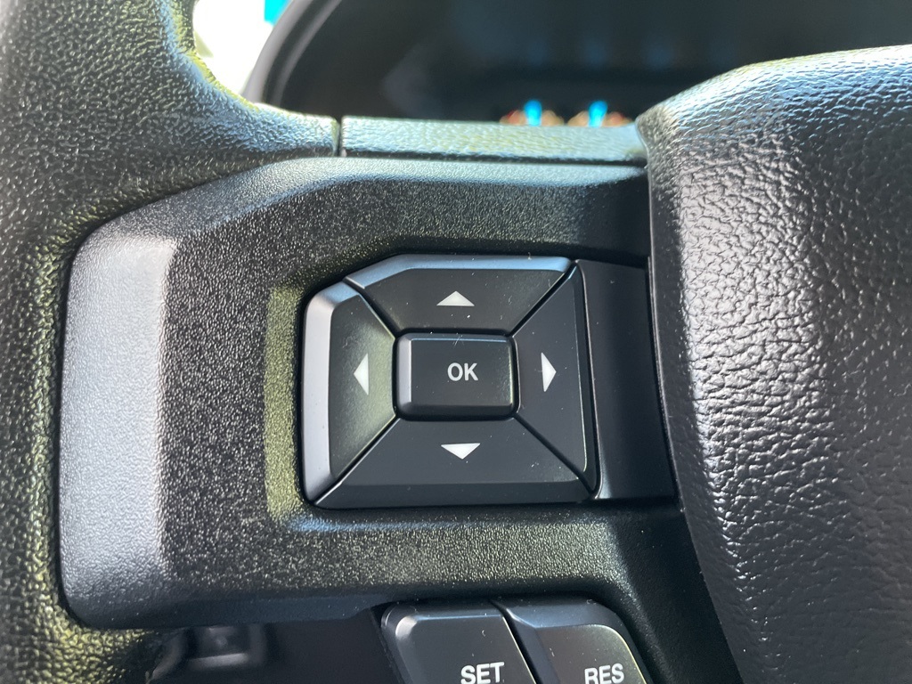 2017 Ford F-150 XLT photo 14