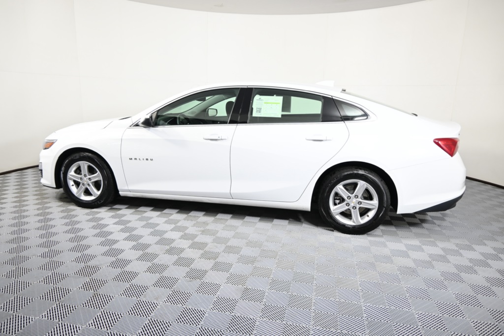 2023 Chevrolet Malibu 1LT photo 3