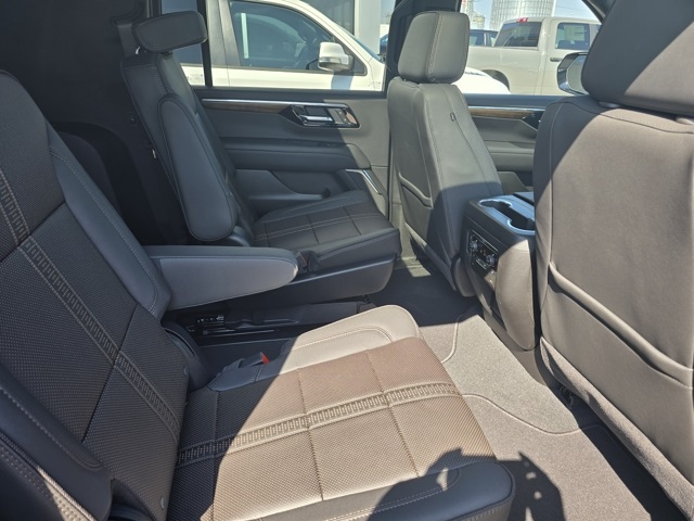 2026 Chevrolet Suburban High Country photo 27