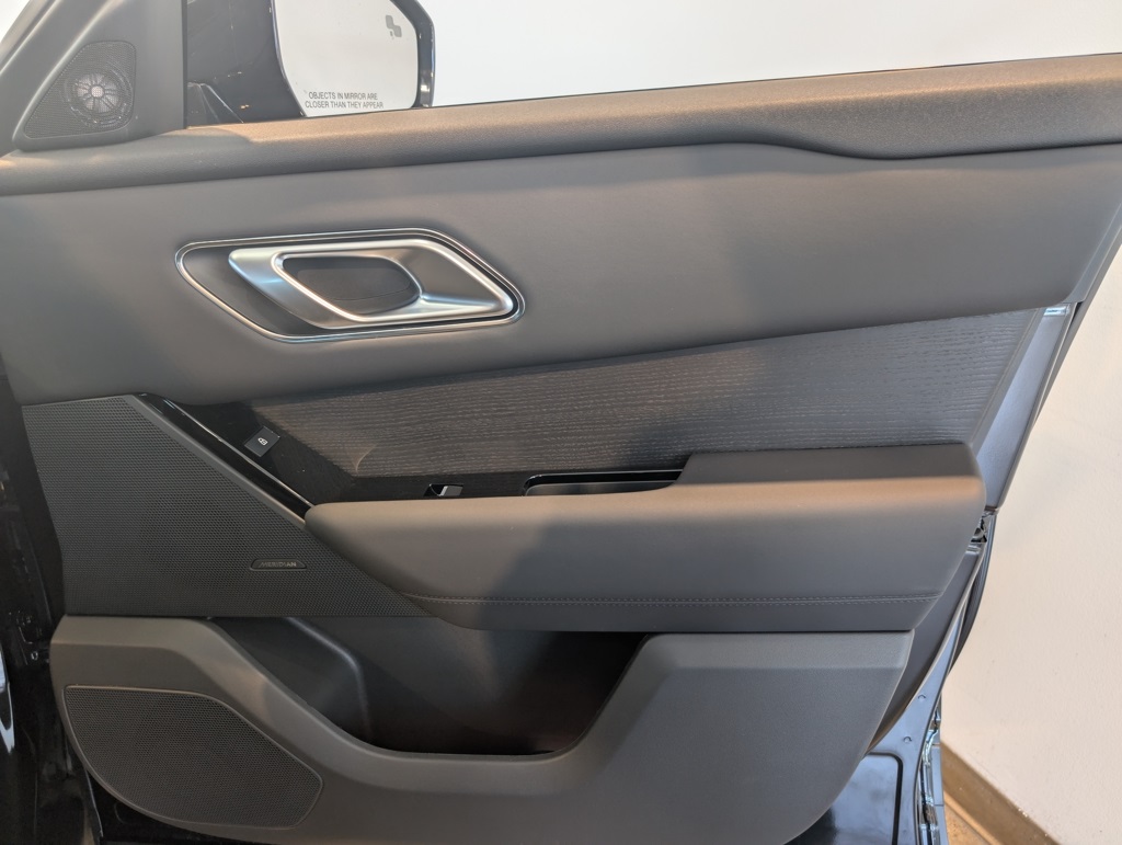 2026 Land Rover Range Rover Velar S photo 27