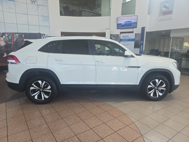 2025 Volkswagen Atlas Cross Sport SE photo 7