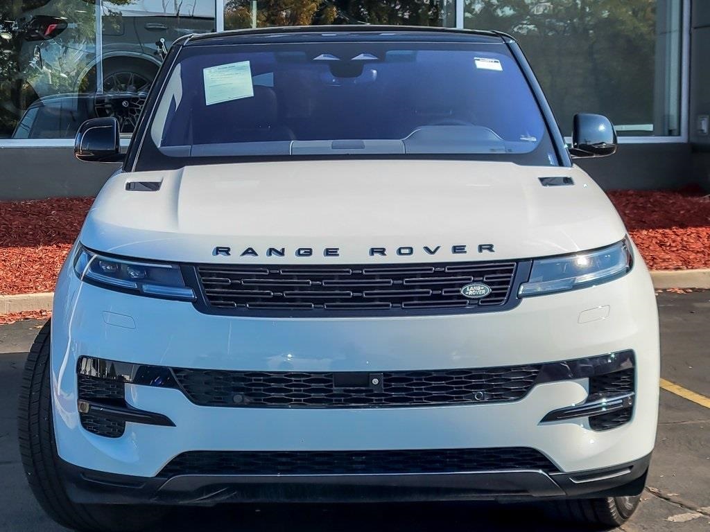2023 Land Rover Range Rover Sport SE photo 4