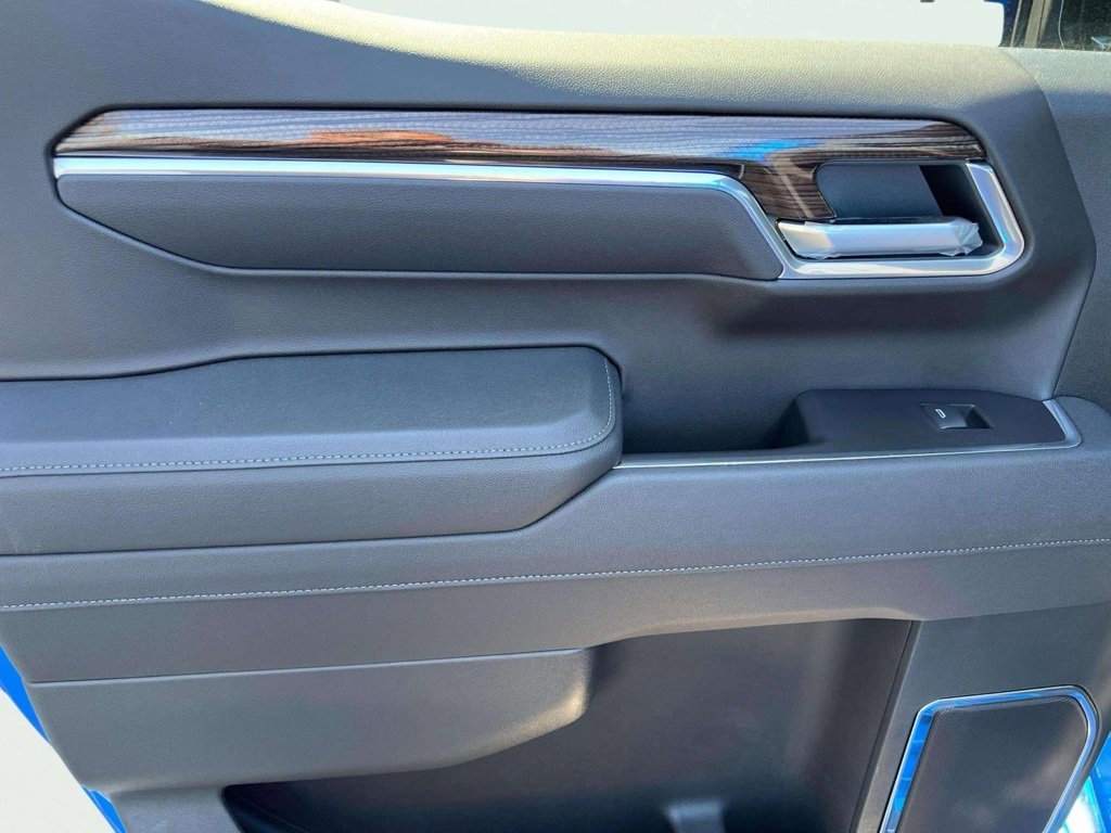2025 Chevrolet Silverado 1500 LT photo 19