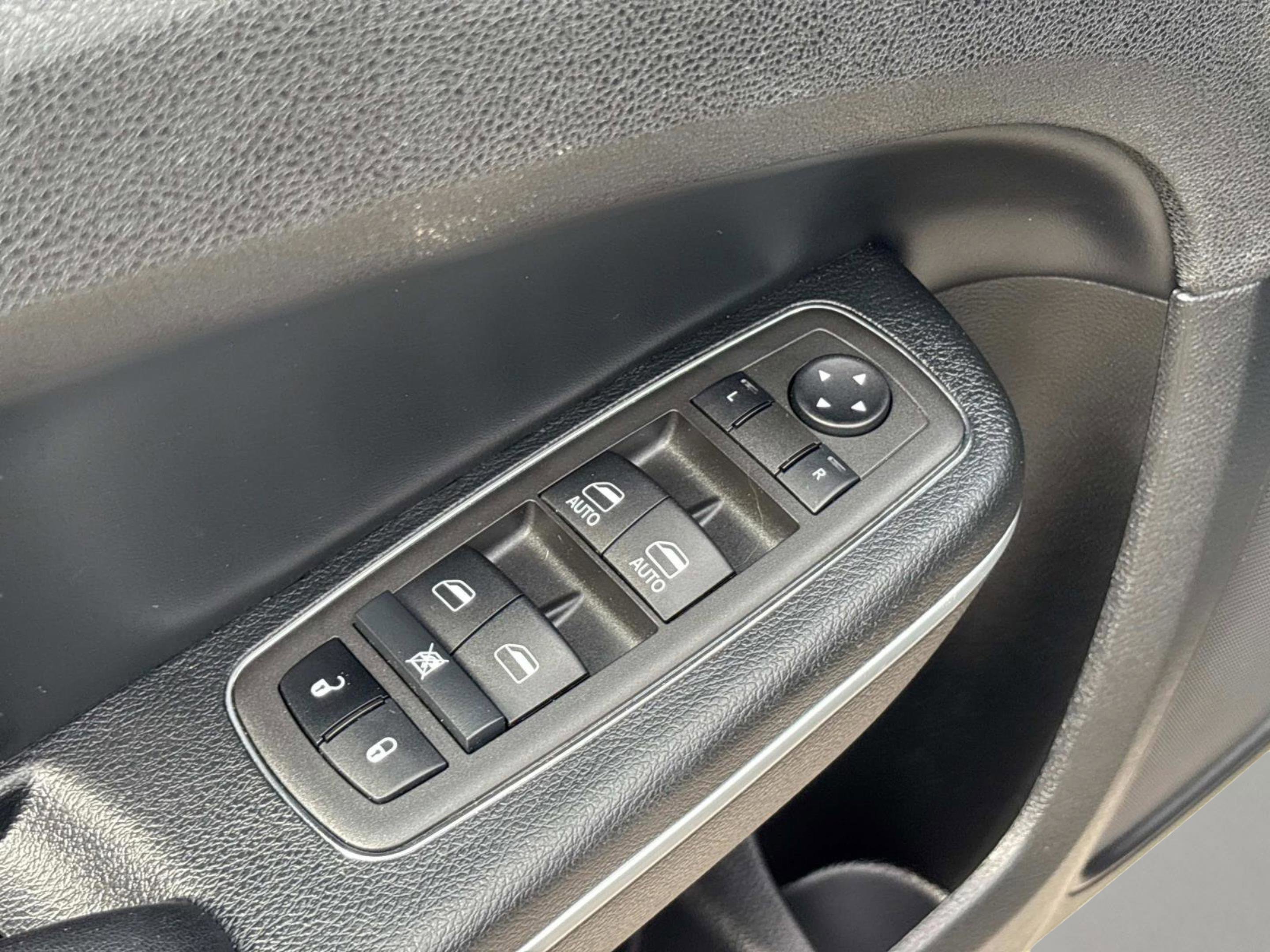 2022 Chrysler 300 S photo 17