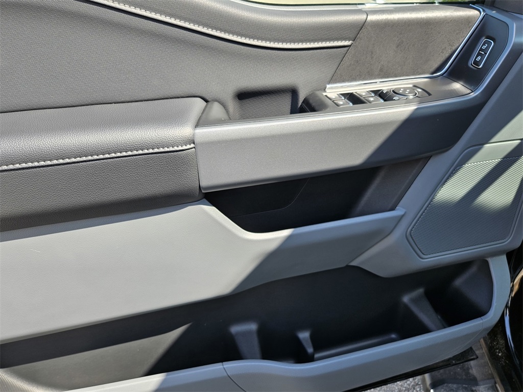 2025 Ford F-150 XLT photo 11
