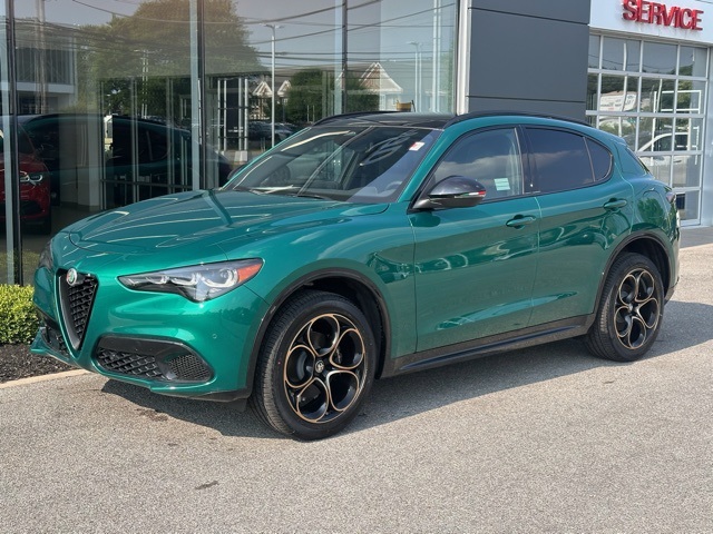 2025 Alfa Romeo Stelvio Intensa