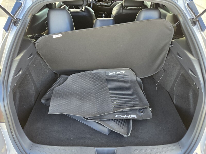 2019 Toyota C-HR Limited photo 12