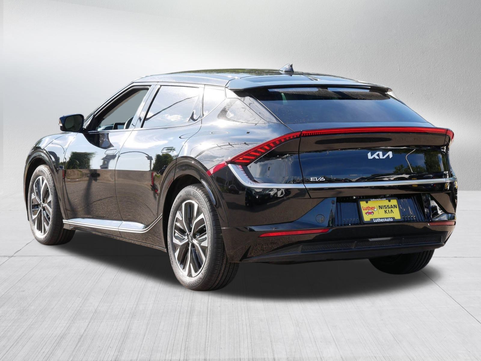 2022 Kia EV6 Wind photo 4