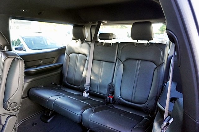 New 2025 Bright White Clear-Coat Exterior Paint Jeep Series II image 22