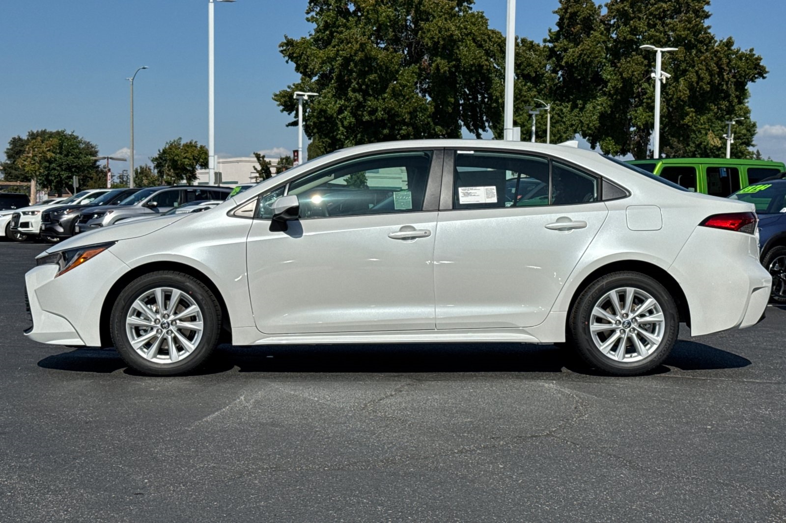 2025 Toyota Corolla LE photo 6
