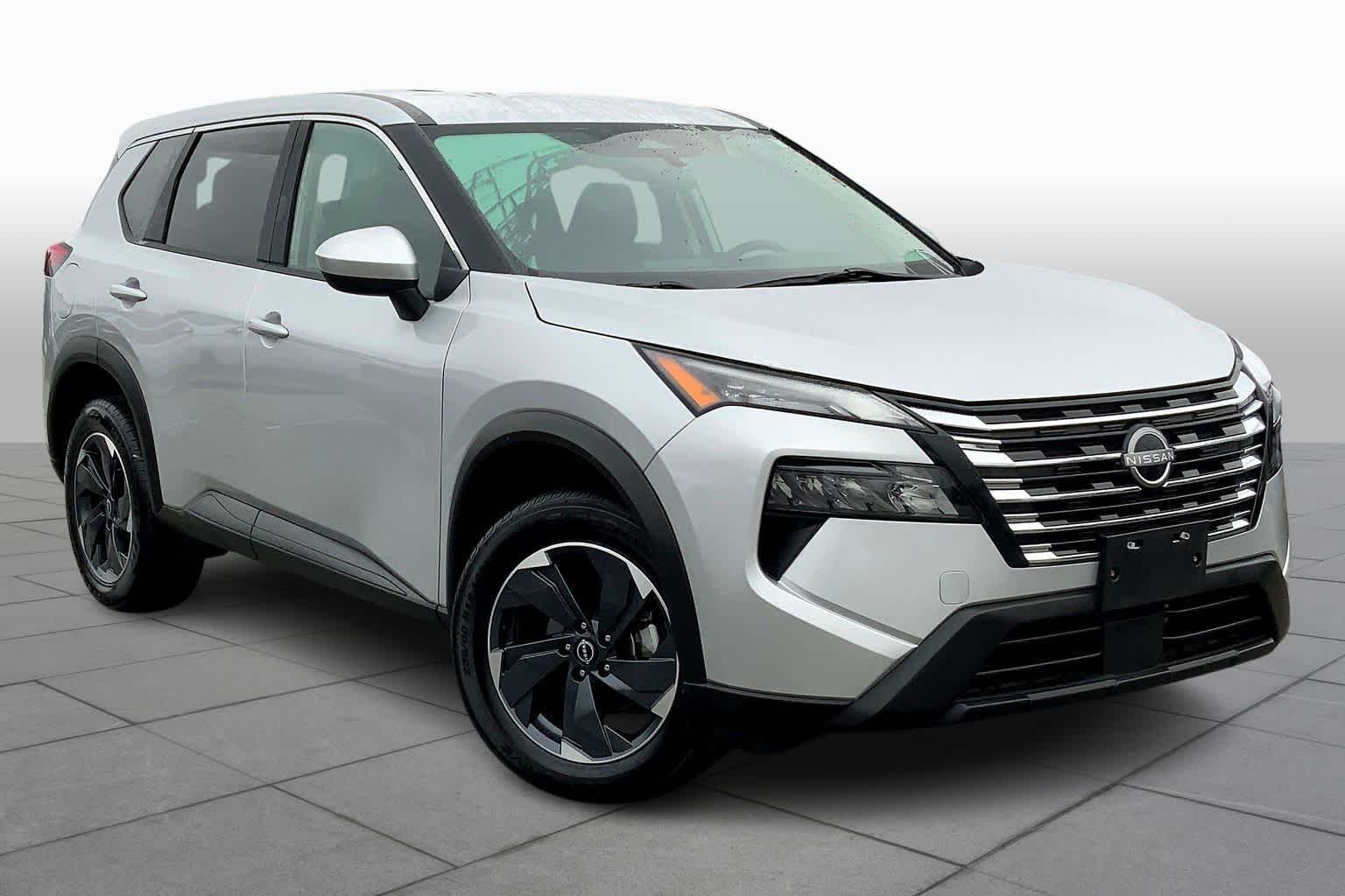 2024 Nissan Rogue SV photo 2