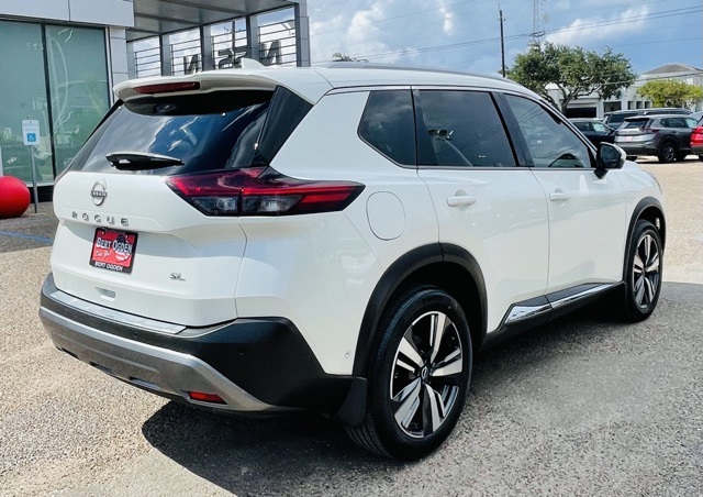 2023 Nissan Rogue SL photo 5