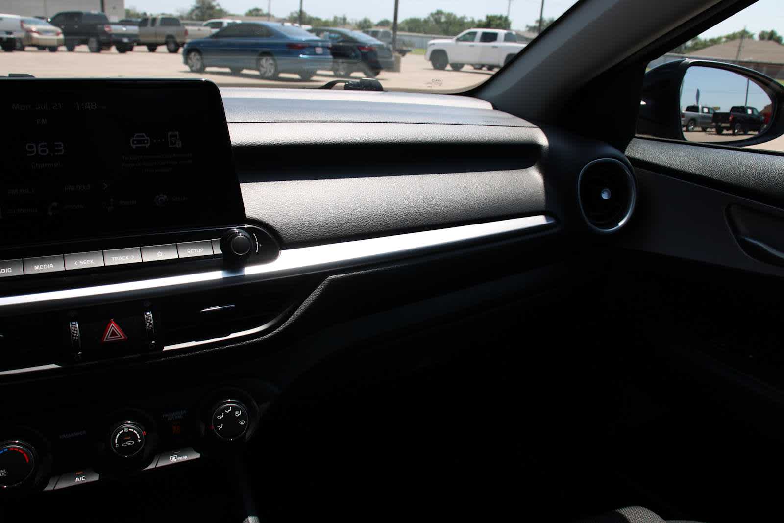 2024 Kia Forte LXS photo 30