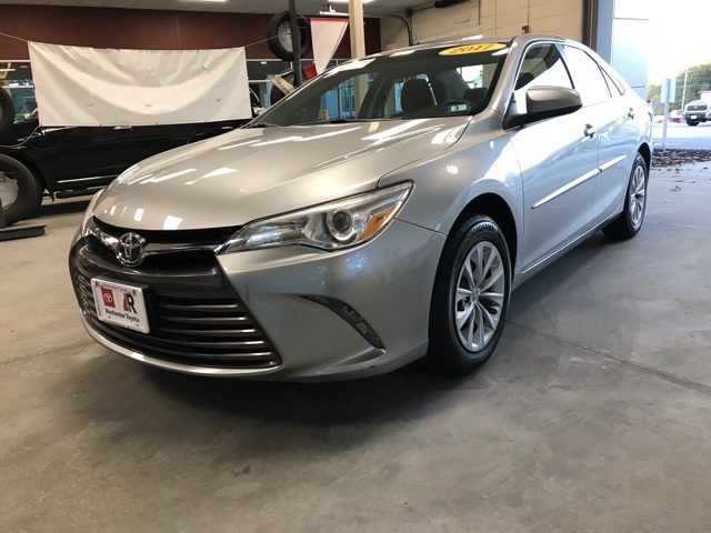 2017 Toyota Camry LE photo 7