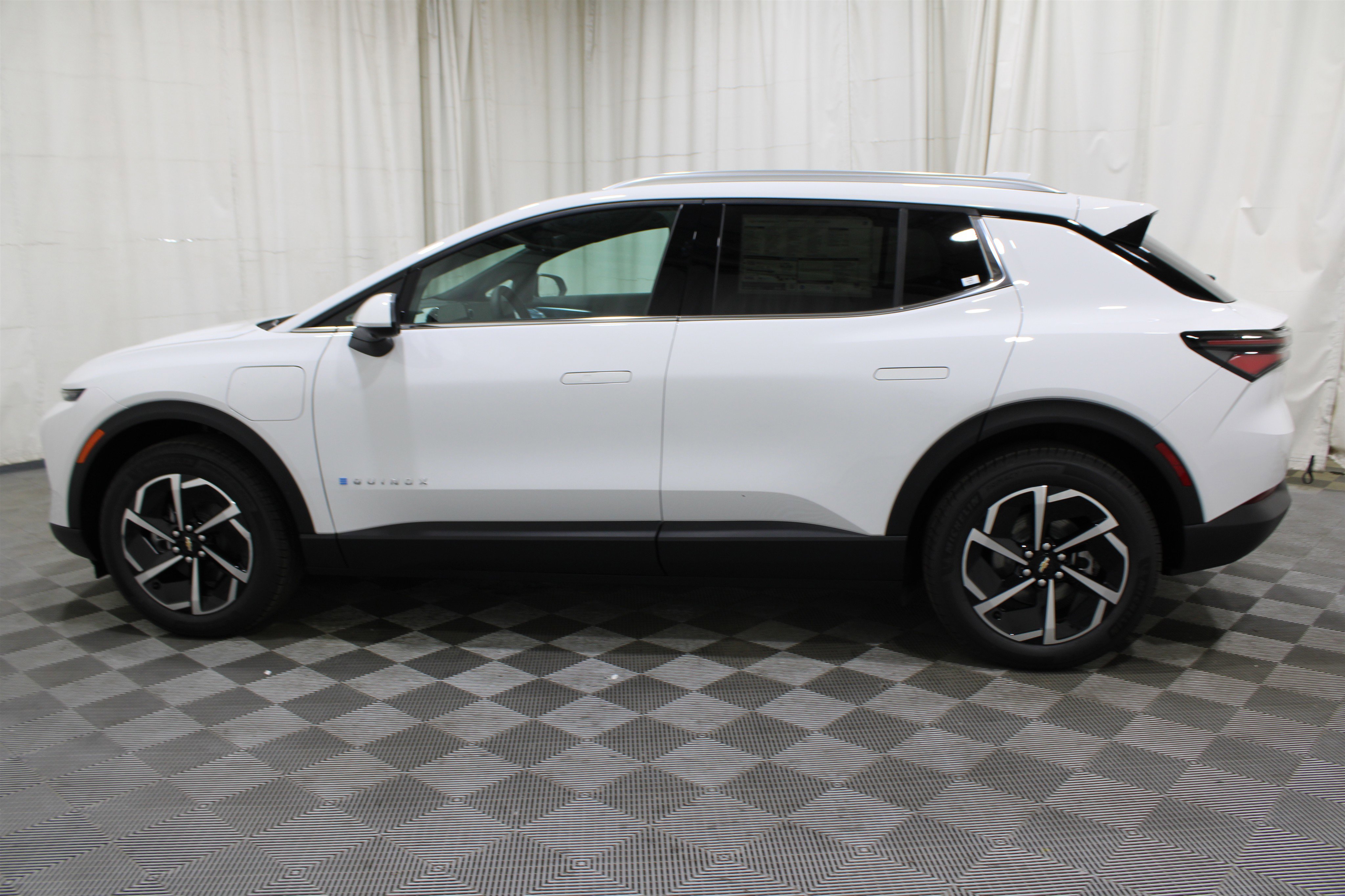 2026 Chevrolet Equinox EV LT photo 34