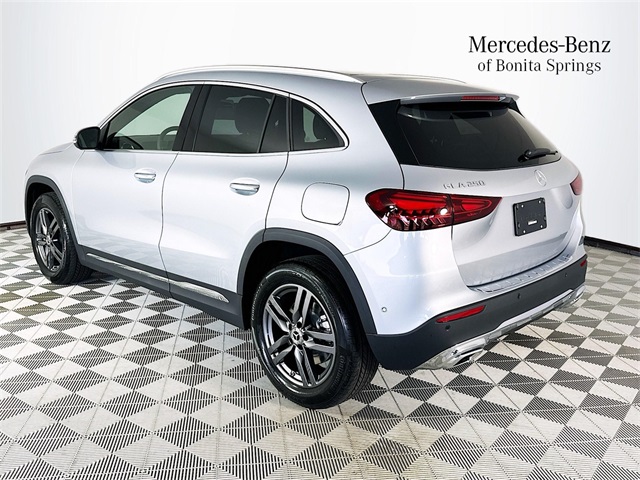 2025 Mercedes Benz GLA 250 photo 3