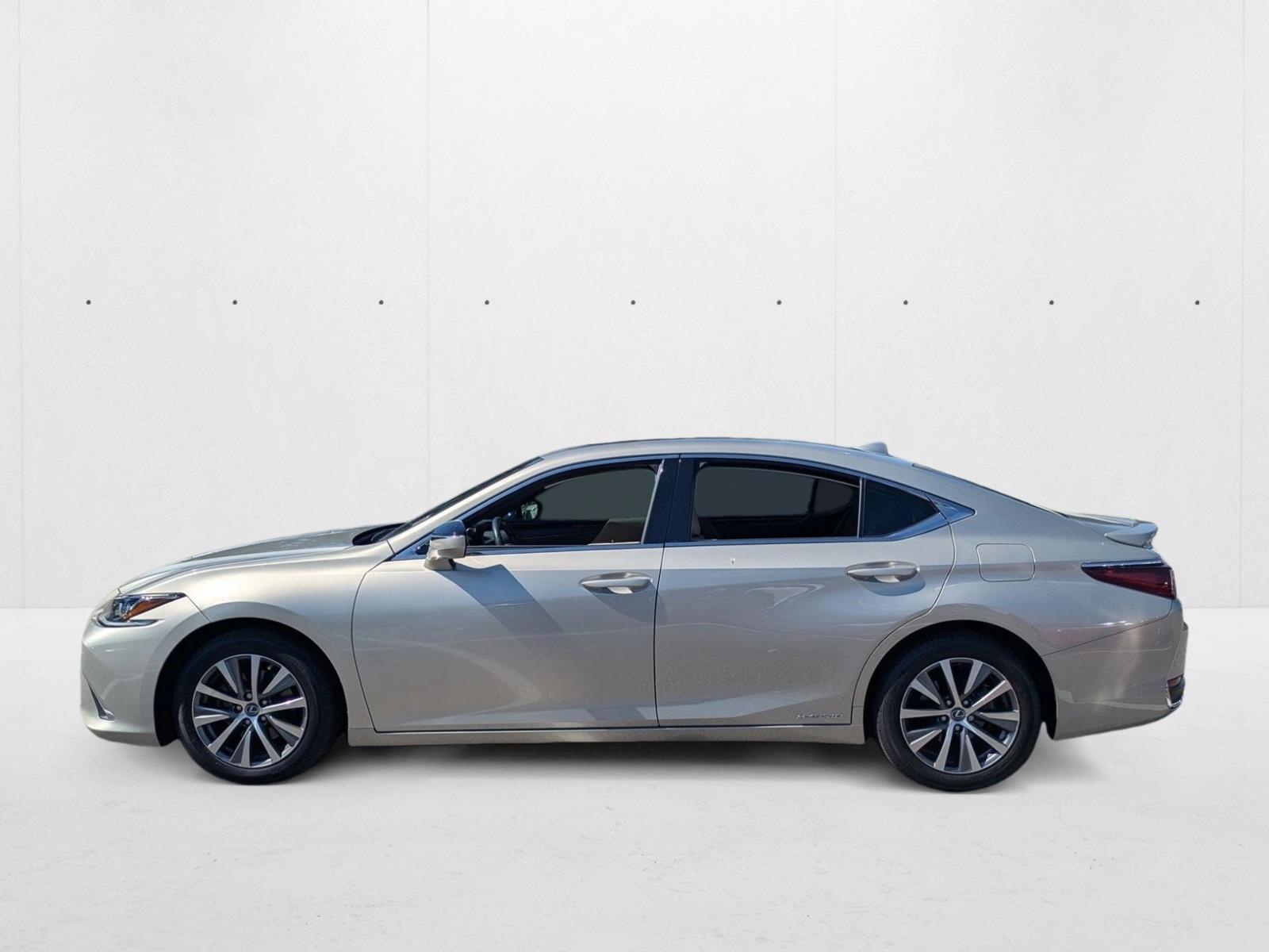 2020 Lexus ES 300h photo 8