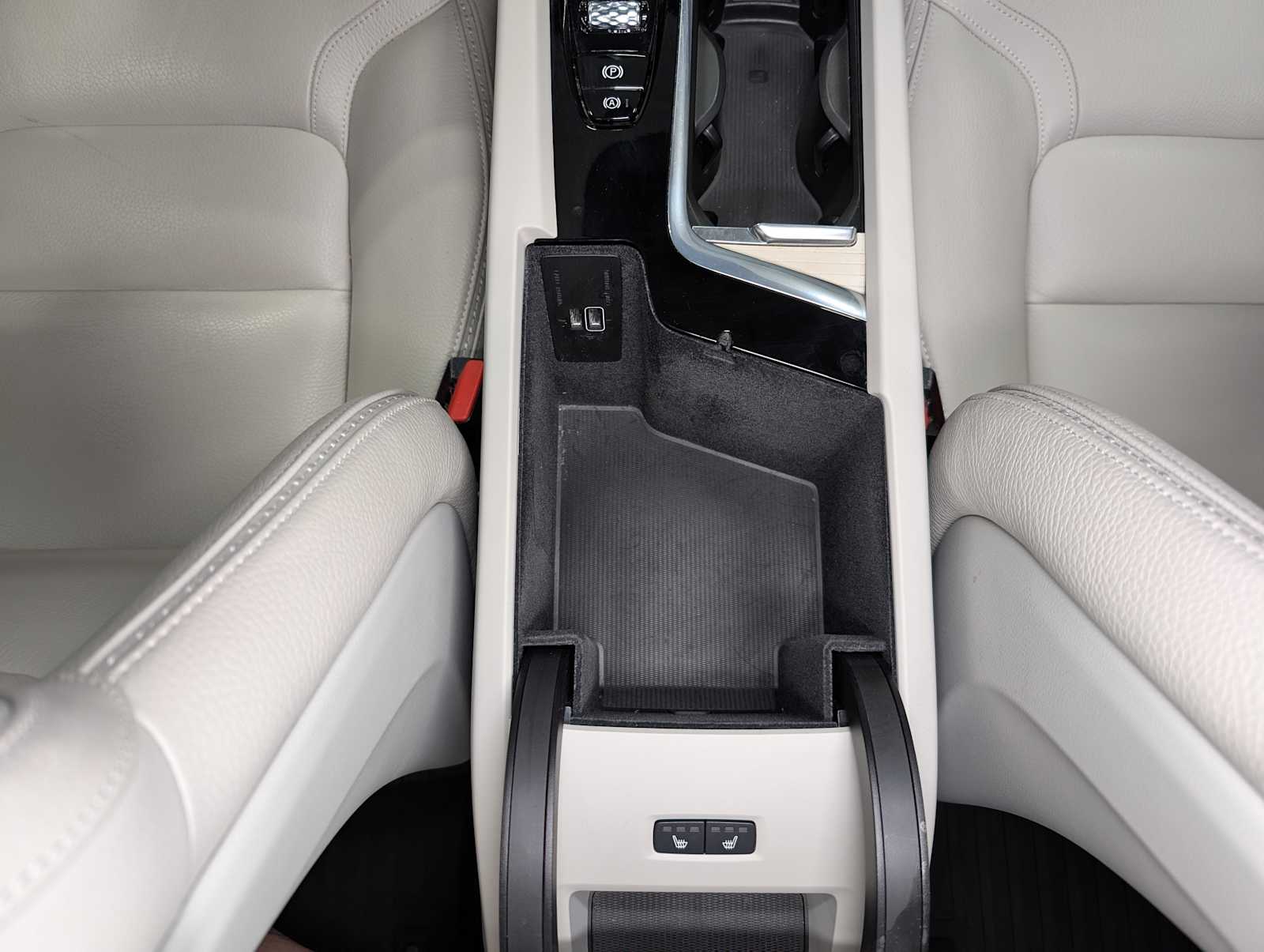2020 Volvo V60 Cross Country photo 20
