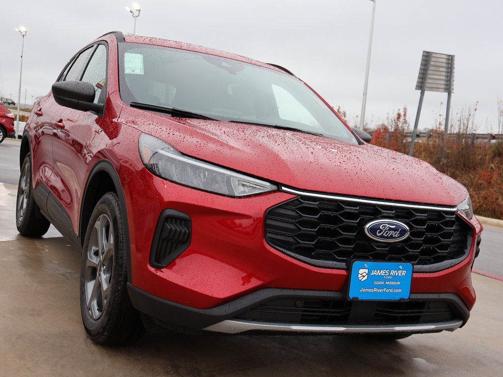 2026 Ford Escape ST-Line photo 3