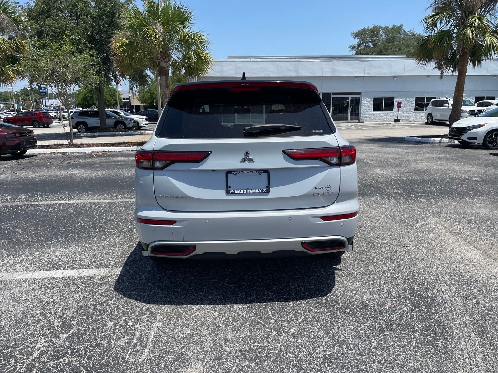 2024 Mitsubishi Outlander PHEV SE Ralliart photo 4