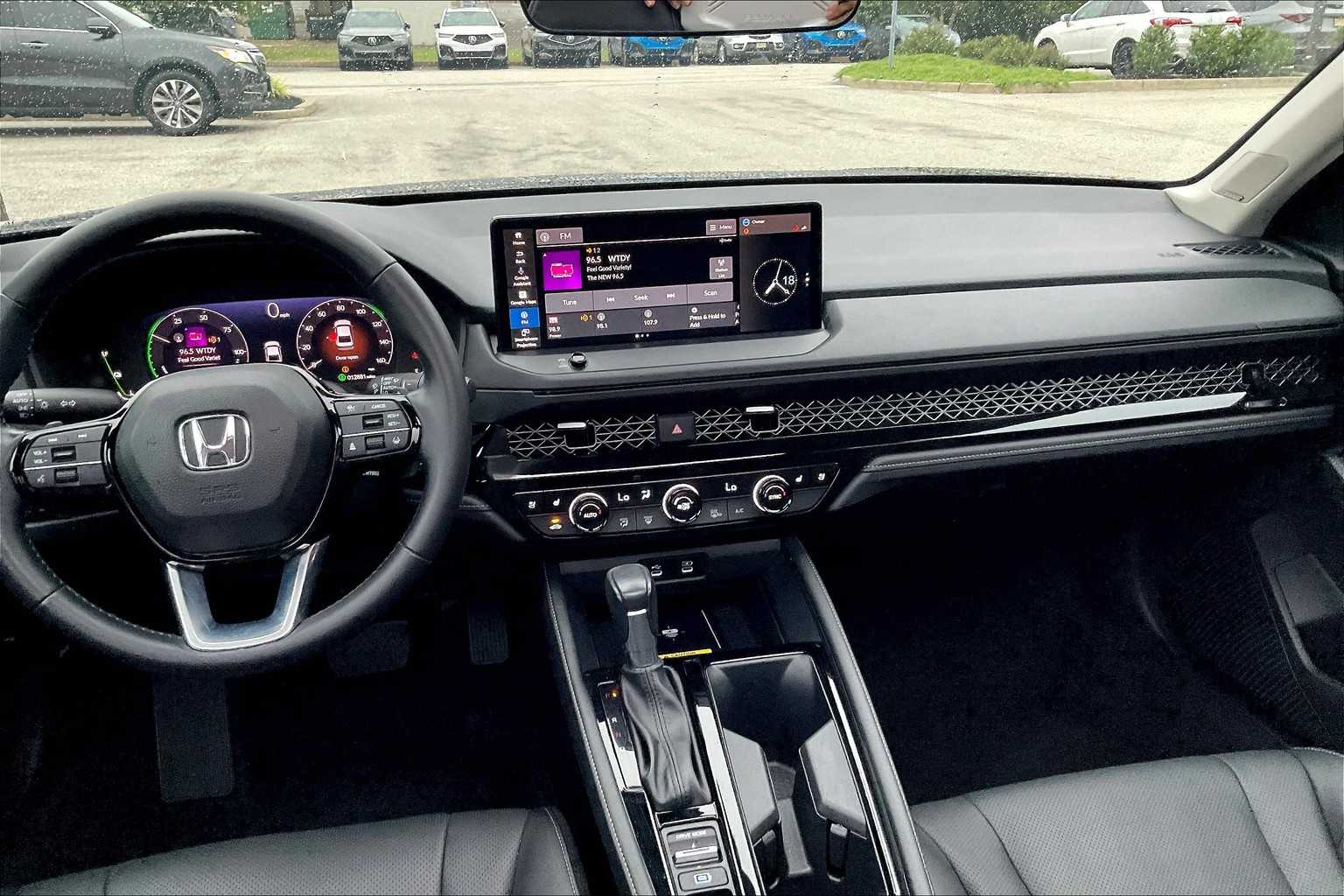 2023 Honda Accord Hybrid Touring photo 6