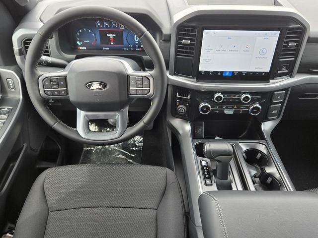 2025 Ford F-150 XLT photo 4