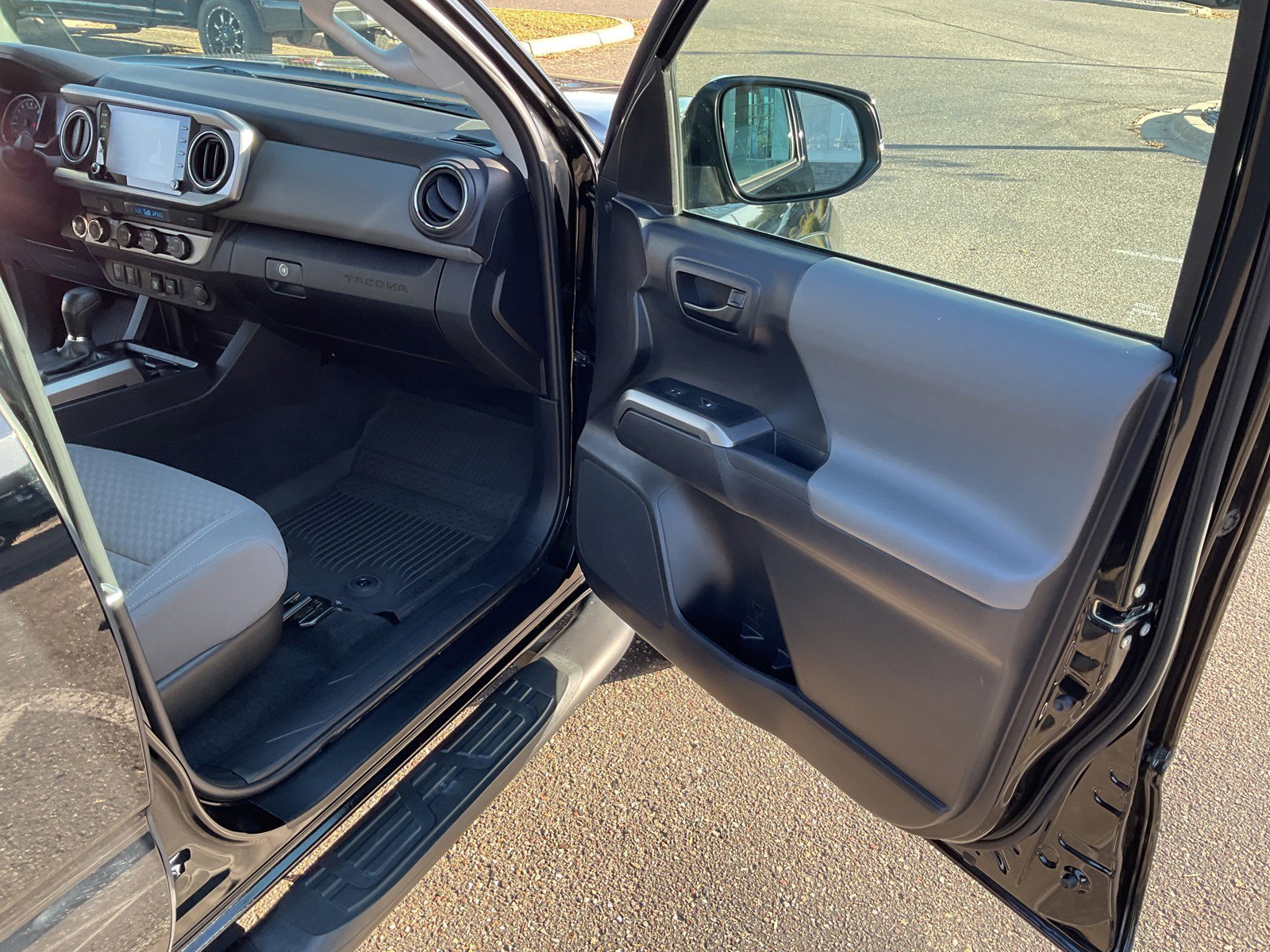 2023 Toyota Tacoma SR5 photo 26