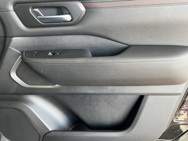 2025 Nissan Armada Platinum photo 18