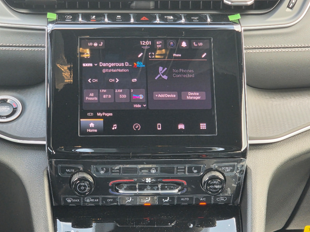2025 Jeep Grand Cherokee Laredo photo 3